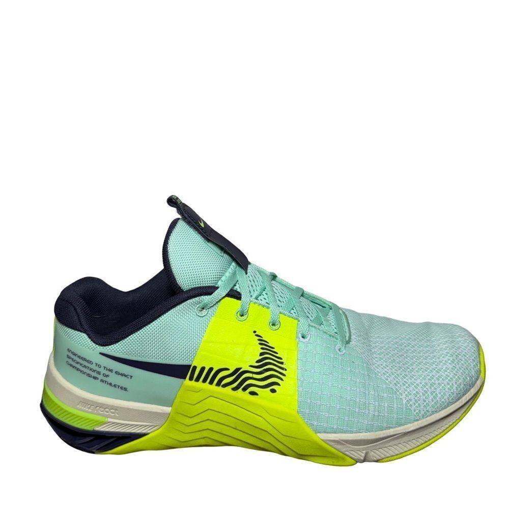 Nike Men's Metcon Athletic Shoes in Mint and Neon Yellow size 11.5